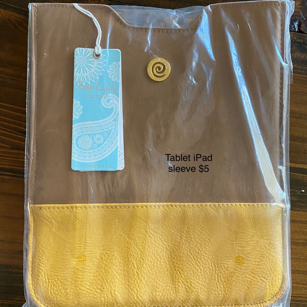 ⭐️ 5 for $25 Brown and Yellow Tablet iPad Sleeve